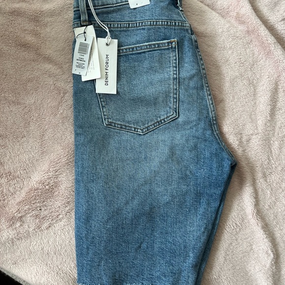 NWT Aritzia Denim Forum “Yoko Bermuda Shorts” - Picture 3 of 5